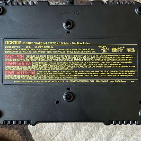 DeWALT BT SPEAKER, CHARGER & BATTERY - Picture 9 of 15